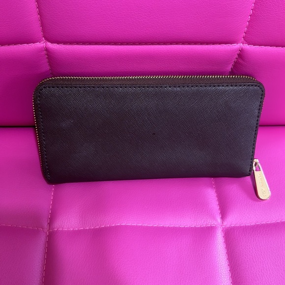 Michael Kors Full Size Zip Around Wallet - Jet Set Continental Wallet, Saffiano - Picture 4 of 6